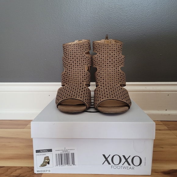 XOXO Womens Tan Cutout Heels in size 7 - Picture 7 of 7